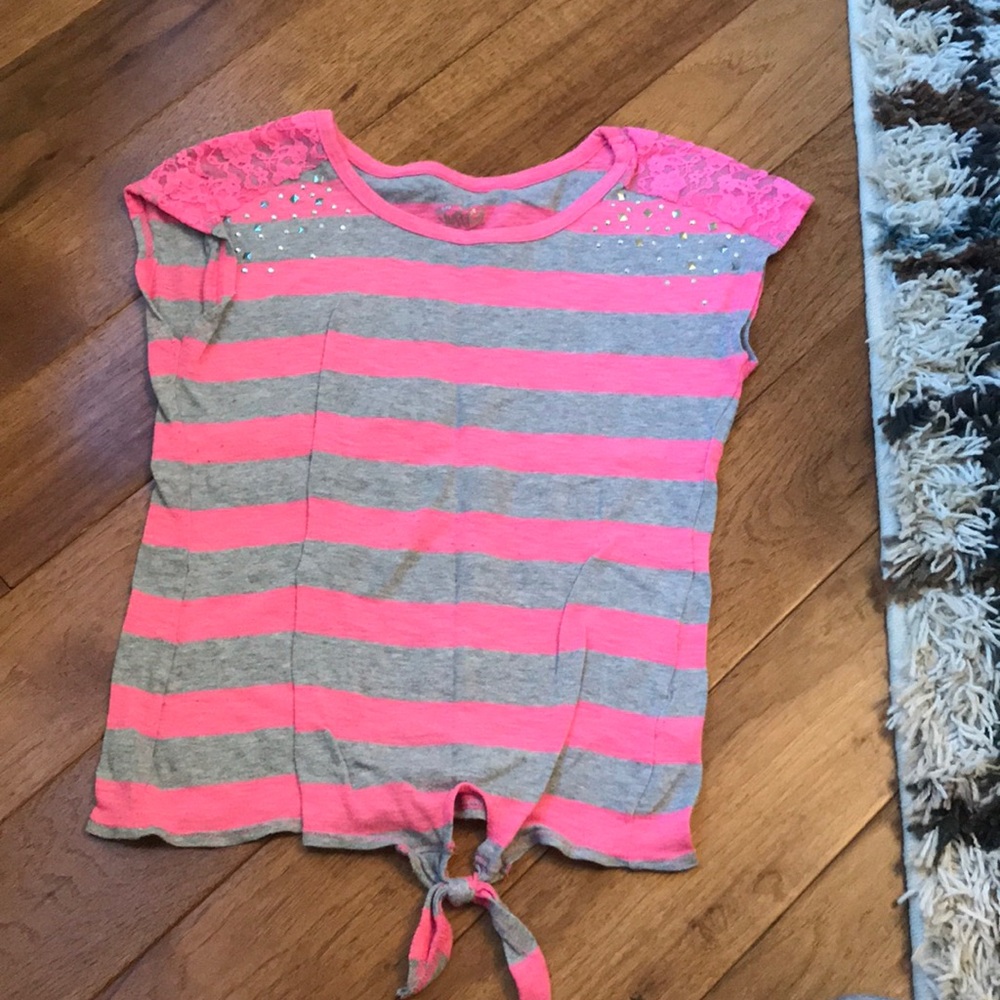 Justice shirt good as new!